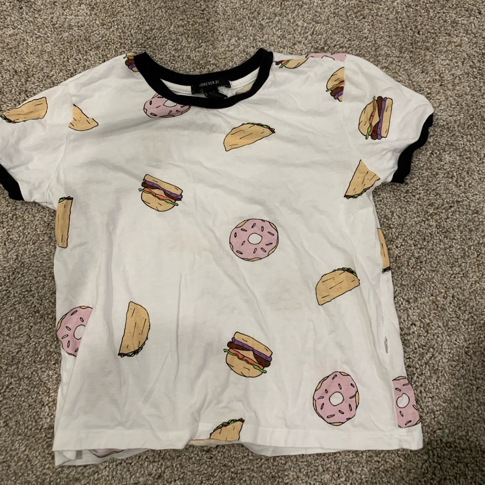 Cute t shirt/slight crop